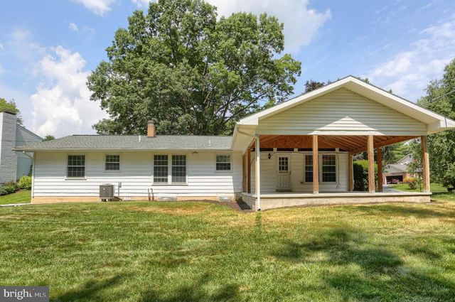 408 CANDLEWYCK RD, Camp Hill, PA 17011