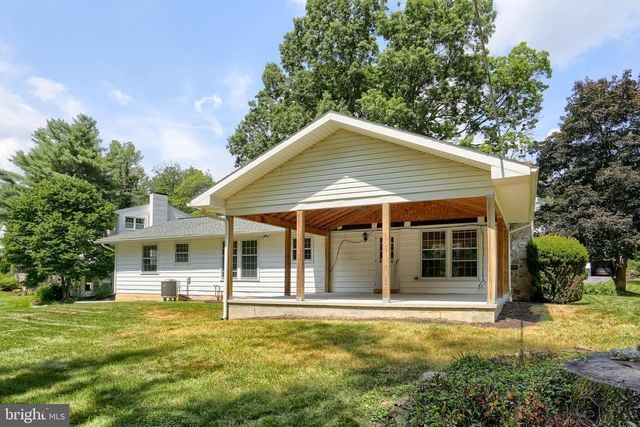 408 CANDLEWYCK RD, Camp Hill, PA 17011