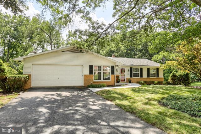 408 CANDLEWYCK RD, Camp Hill, PA 17011