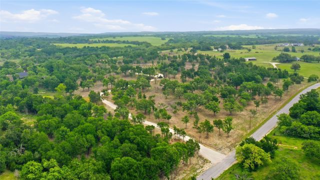 1070 Diamond Oaks Road, Stephenville, TX 76401