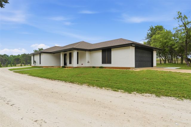1070 Diamond Oaks Road, Stephenville, TX 76401