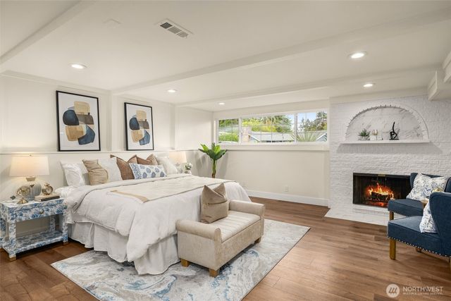 627 166th Avenue NE, Bellevue, WA 98008