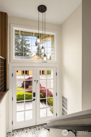 627 166th Avenue NE, Bellevue, WA 98008