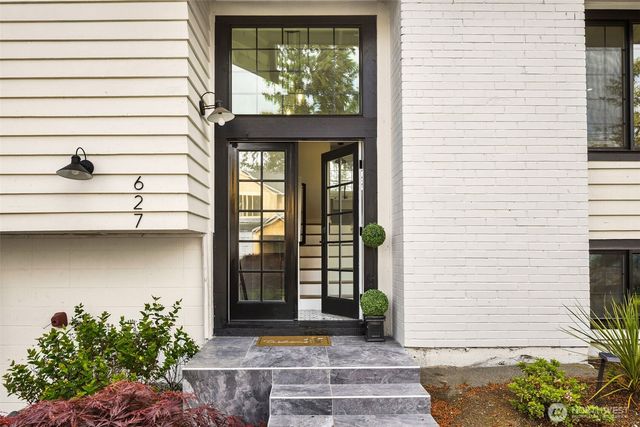 627 166th Avenue NE, Bellevue, WA 98008