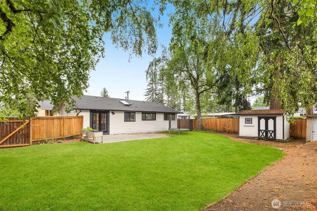 627 166th Avenue NE, Bellevue, WA 98008