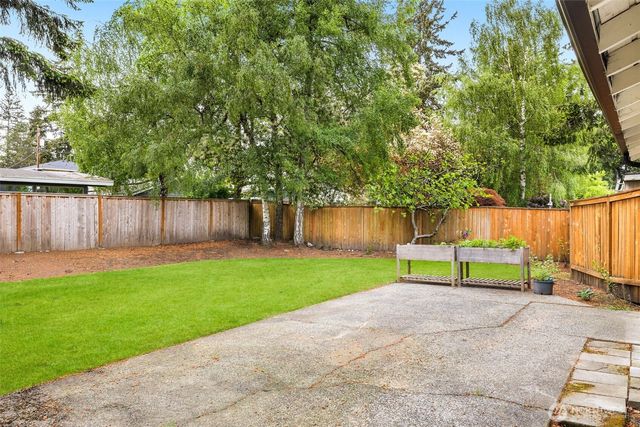 627 166th Avenue NE, Bellevue, WA 98008