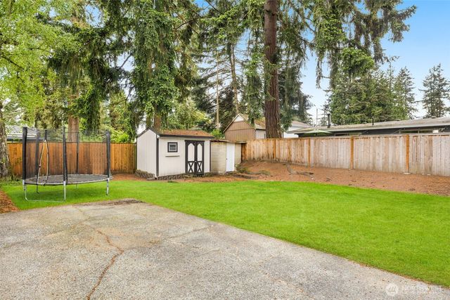 627 166th Avenue NE, Bellevue, WA 98008