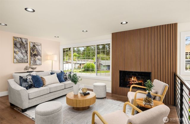 627 166th Avenue NE, Bellevue, WA 98008