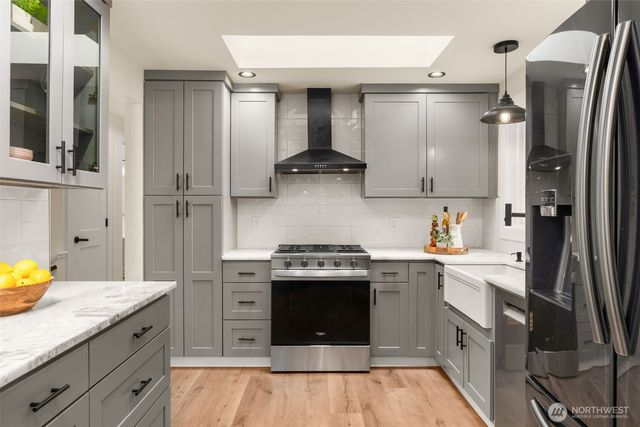 627 166th Avenue NE, Bellevue, WA 98008