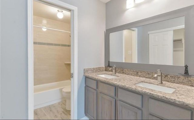 10555 Turtlewood Court 2104, Houston, TX 77072