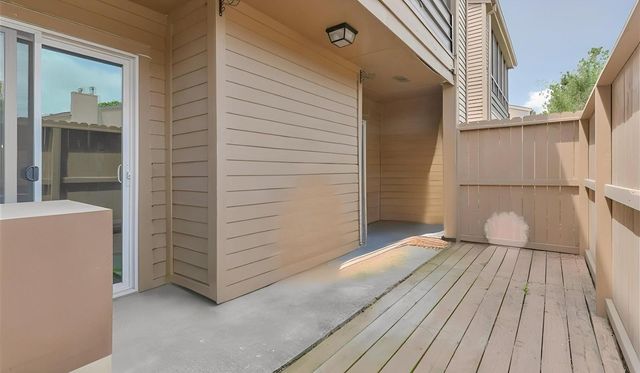 10555 Turtlewood Court 2104, Houston, TX 77072
