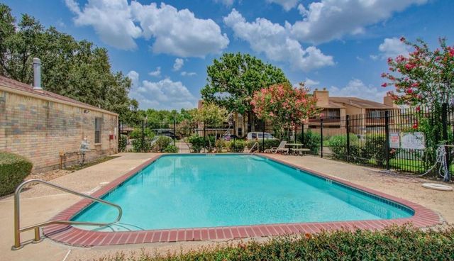 10555 Turtlewood Court 2104, Houston, TX 77072
