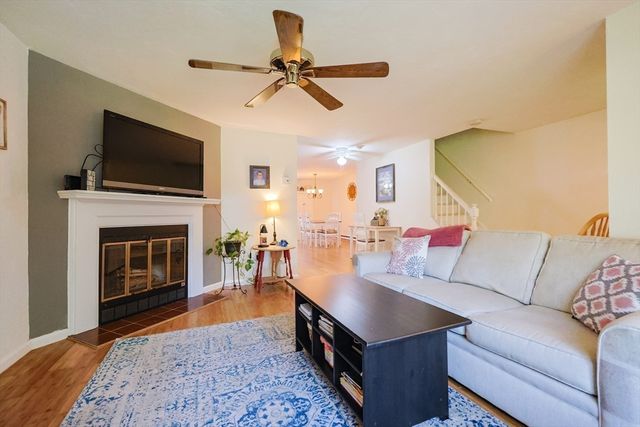 195 Falmouth Rd 3A, Mashpee, MA 02649