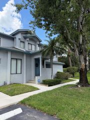 212 Harbour Pointe Way, Greenacres, FL 33413