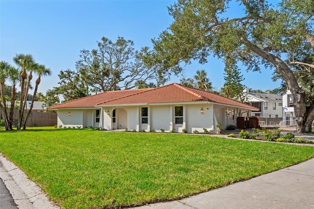 670 VENICE LANE, Sarasota, FL 34242