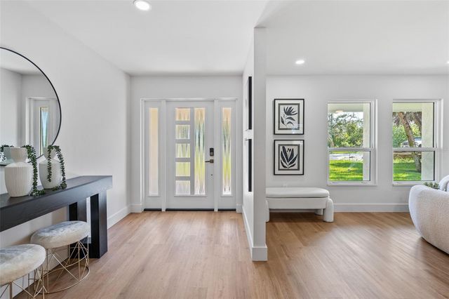 670 VENICE LANE, Sarasota, FL 34242