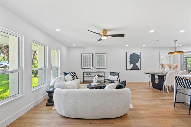 670 VENICE LANE, Sarasota, FL 34242