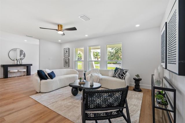 670 VENICE LANE, Sarasota, FL 34242