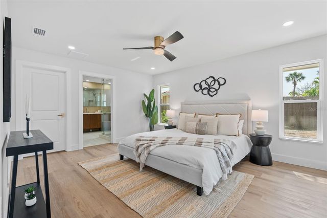 670 VENICE LANE, Sarasota, FL 34242