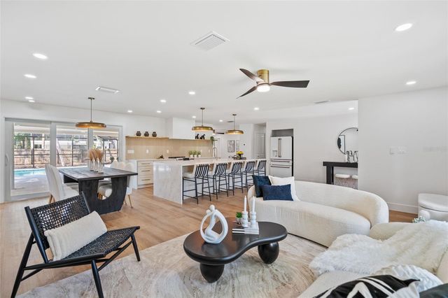 670 VENICE LANE, Sarasota, FL 34242