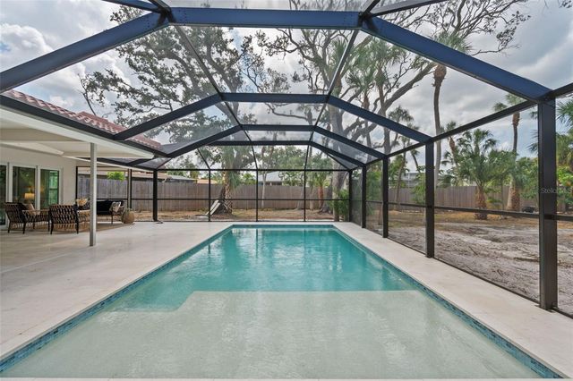 670 VENICE LANE, Sarasota, FL 34242