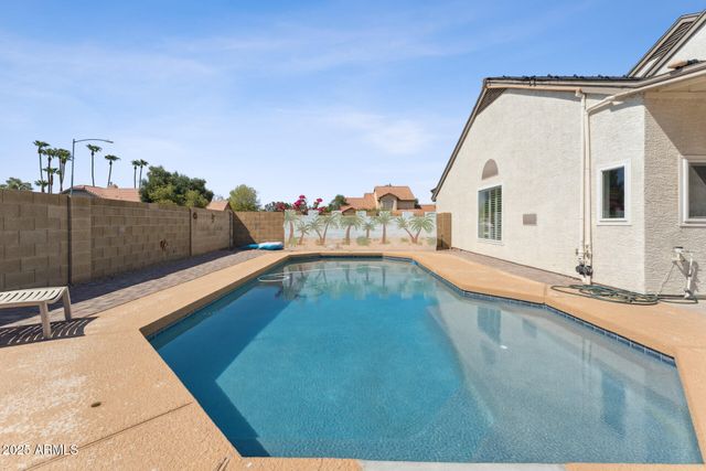 7233 W CORRINE Drive, Peoria, AZ 85381