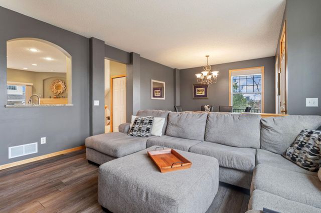 14633 Victor Hugo Boulevard N 4, Hugo, MN 55038