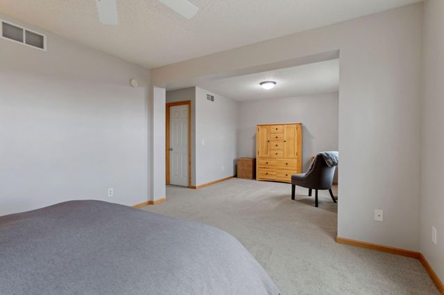 14633 Victor Hugo Boulevard N 4, Hugo, MN 55038