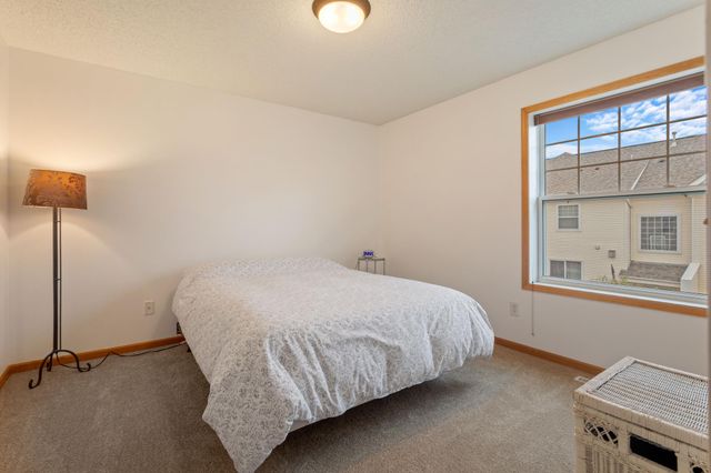 14633 Victor Hugo Boulevard N 4, Hugo, MN 55038