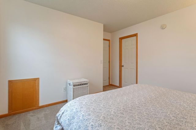14633 Victor Hugo Boulevard N 4, Hugo, MN 55038