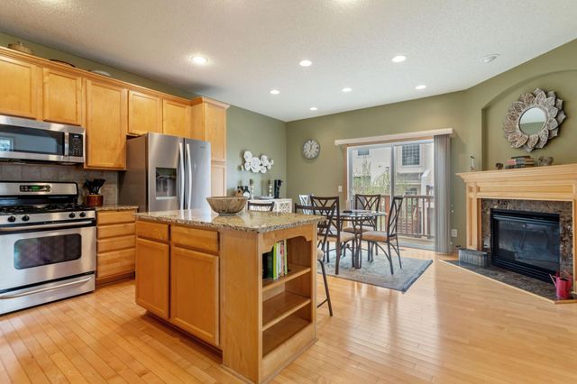 14633 Victor Hugo Boulevard N 4, Hugo, MN 55038