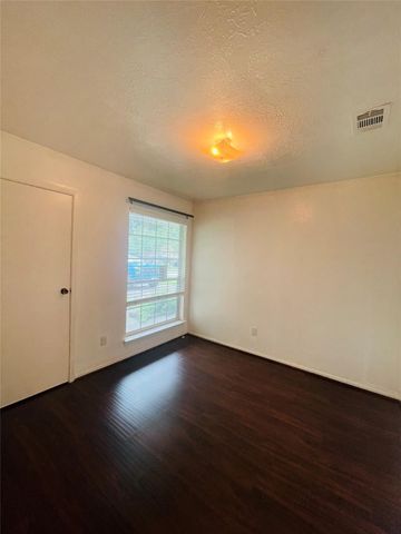 10103 Sageyork Drive, Houston, TX 77089