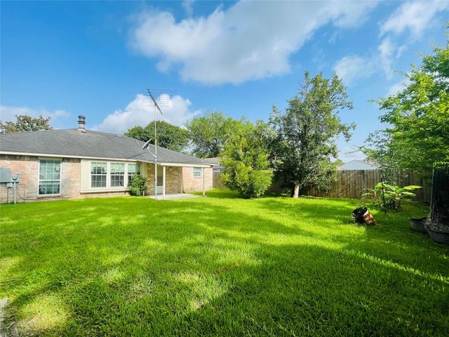 10103 Sageyork Drive, Houston, TX 77089