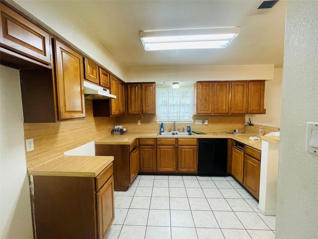 10103 Sageyork Drive, Houston, TX 77089