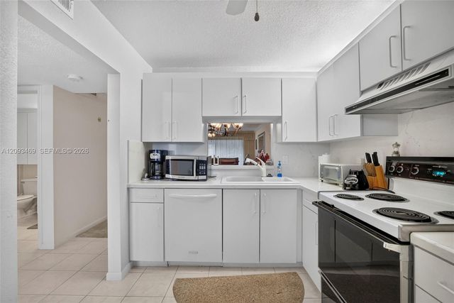 3774 Inverrary Boulevard 309P, Lauderhill, FL 33319