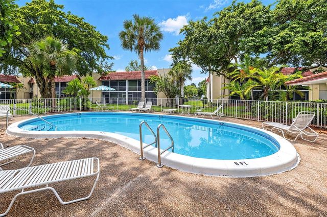 3774 Inverrary Boulevard 309P, Lauderhill, FL 33319
