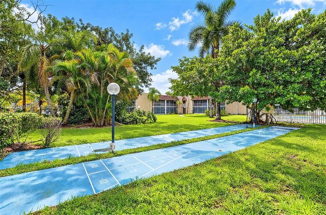 3774 Inverrary Boulevard 309P, Lauderhill, FL 33319
