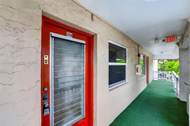 3774 Inverrary Boulevard 309P, Lauderhill, FL 33319