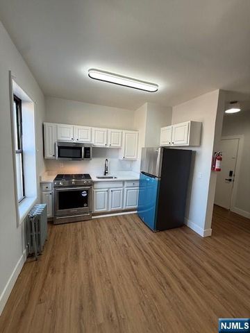 433 Lincoln B8, Orange, NJ 07050