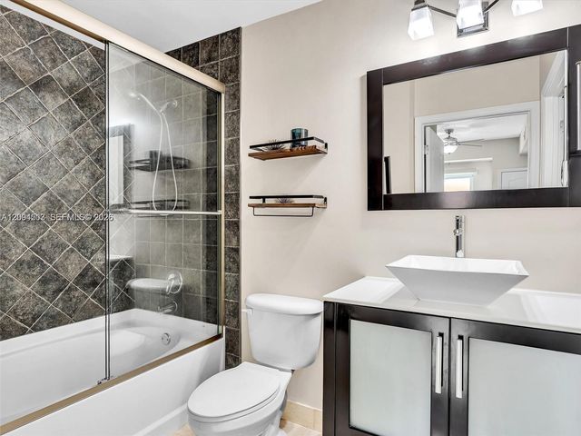 6001 SW 70th Street 313, South Miami, FL 33143