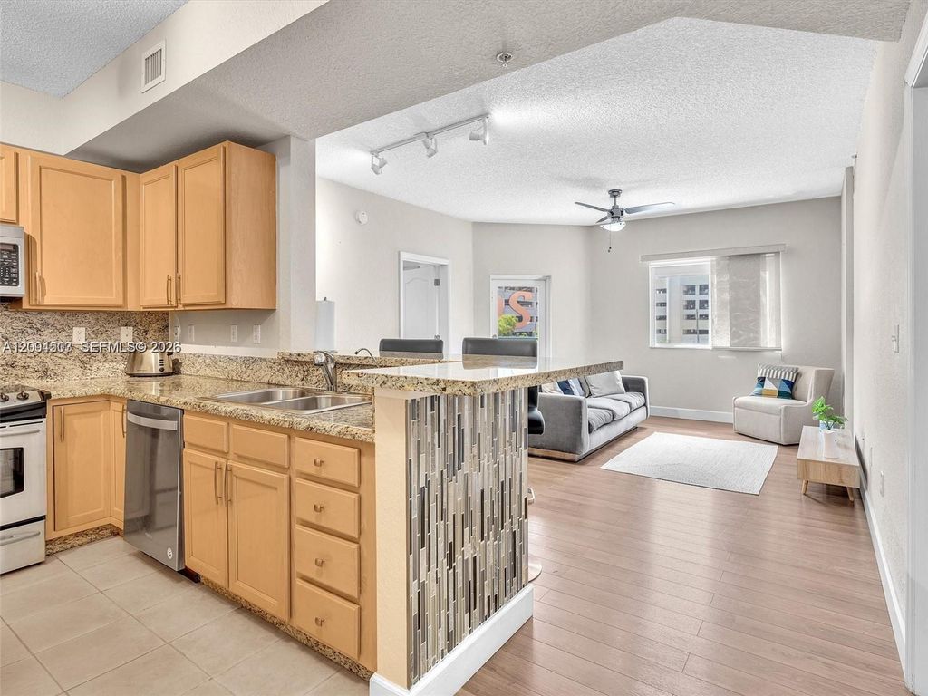 6001 SW 70th Street 313, South Miami, FL 33143