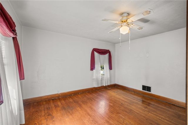 535 Oak St, Sharpsville, PA 16150