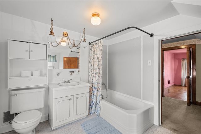 535 Oak St, Sharpsville, PA 16150