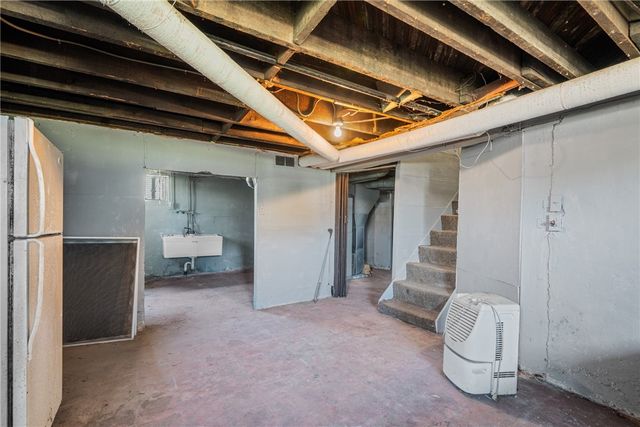 535 Oak St, Sharpsville, PA 16150