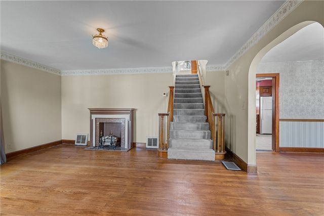 535 Oak St, Sharpsville, PA 16150