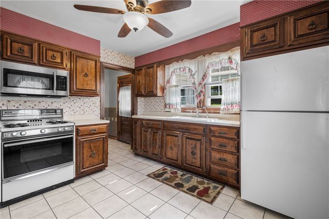 535 Oak St, Sharpsville, PA 16150