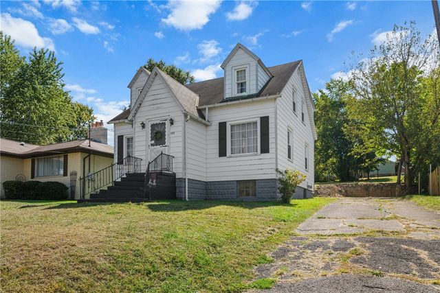 535 Oak St, Sharpsville, PA 16150