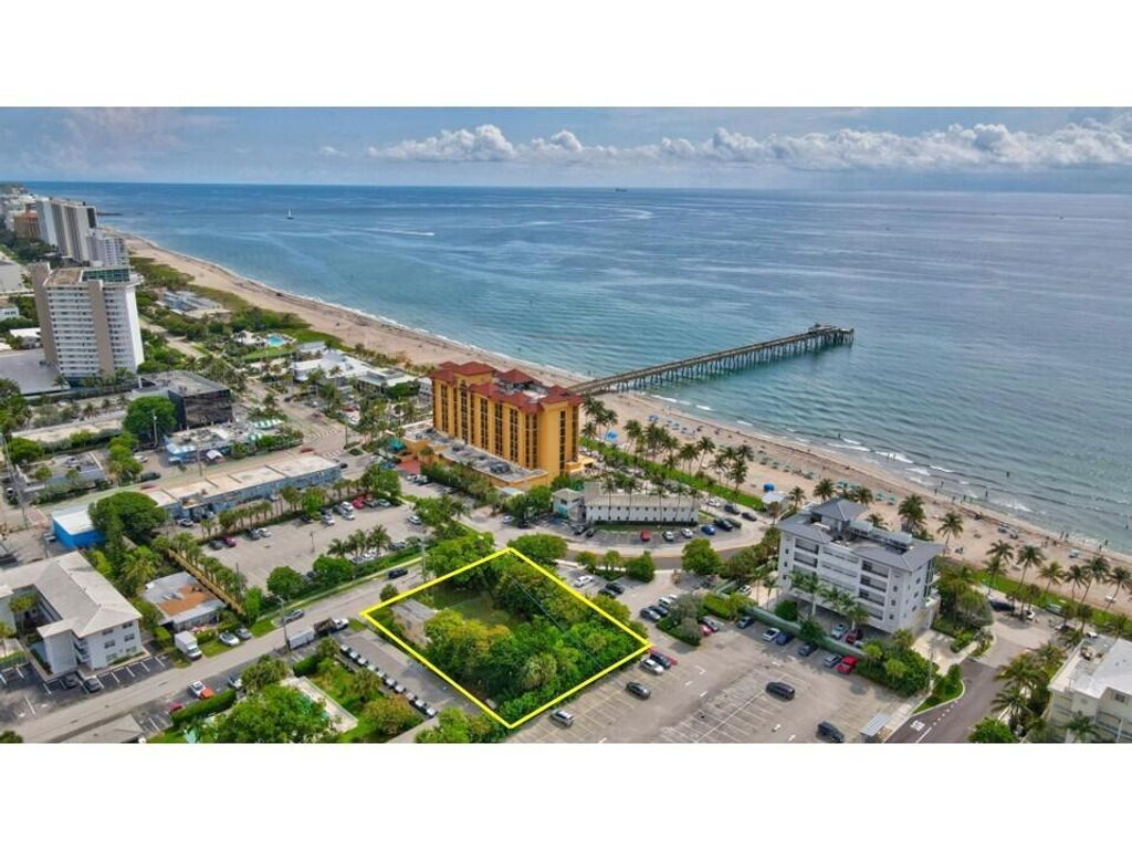 2070 NE 1st Street, Deerfield Beach, FL 33441