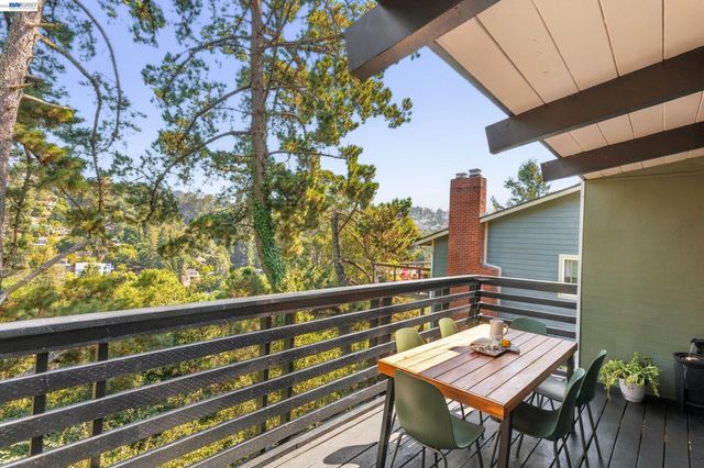 5450 Estates Dr, Oakland, CA 94618