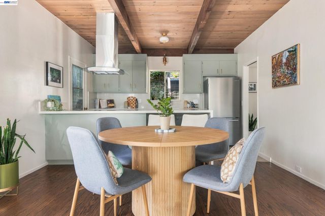 5450 Estates Dr, Oakland, CA 94618
